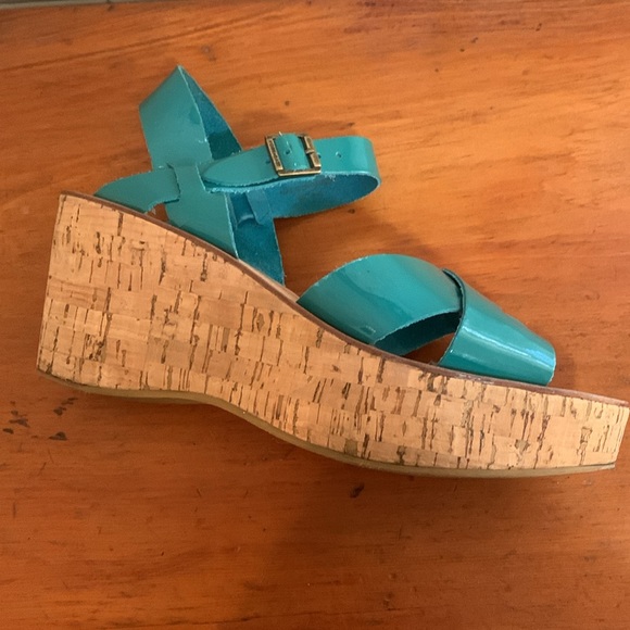 Kork-Ease Ava cork platforms with bright shiny turquoise upper. - Picture 5 of 12